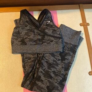Gymshark Camo workout set small